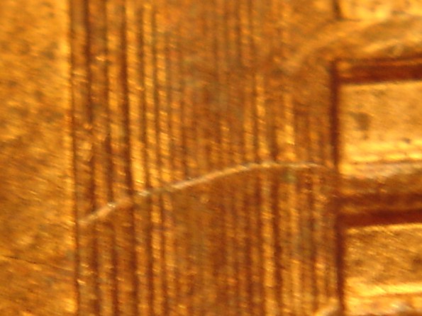 1999-P-LMC--Big--Die-Crack-On-Reverse-Going-Down-The-Steps?